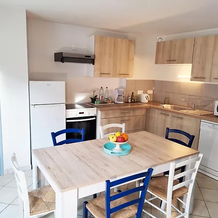 Centre Tout-a-pied Lumineux 2 1 A 6 Pers *